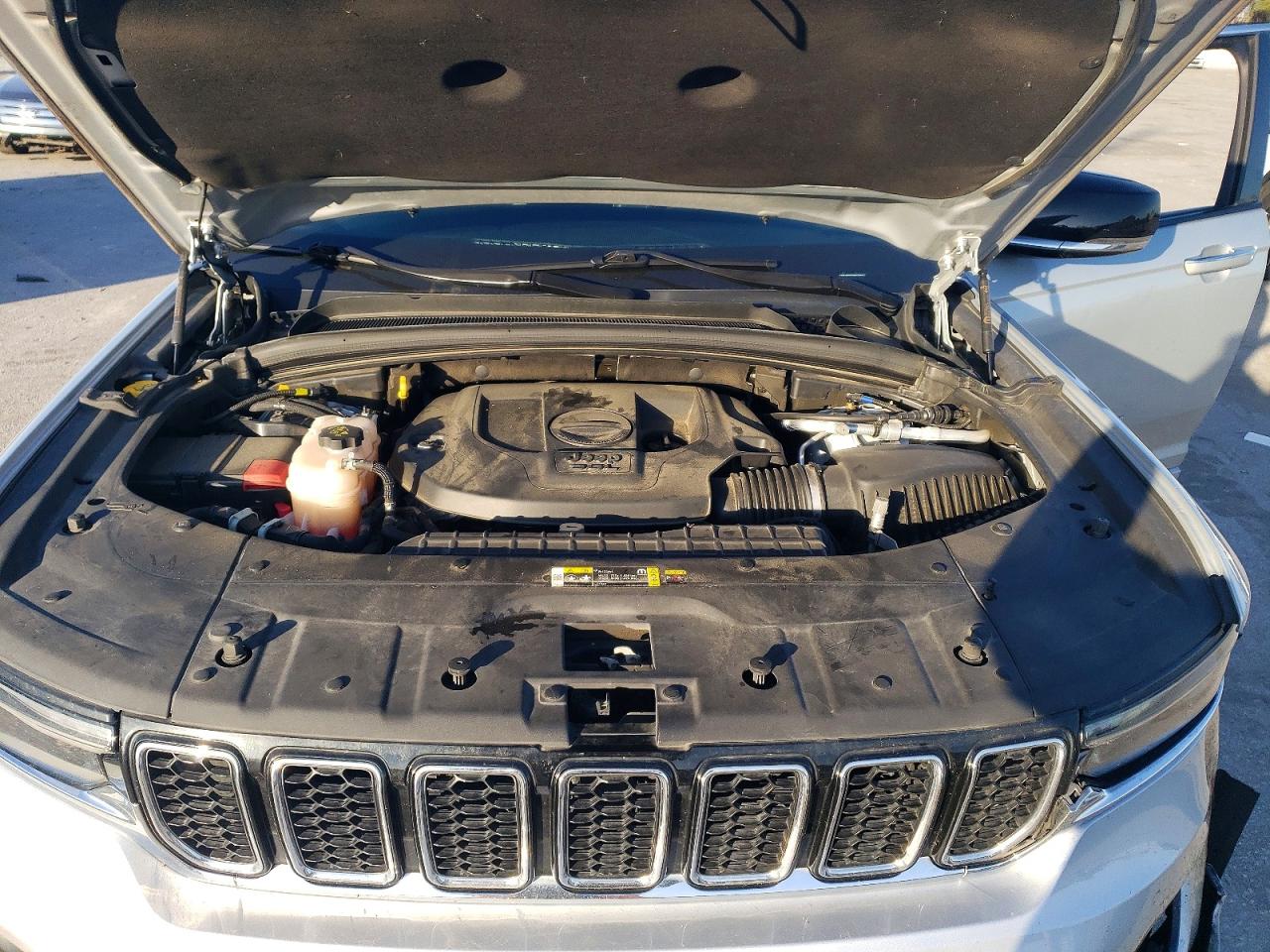 2022 JEEP GRAND CHEROKEE L OVERLAND photo 12