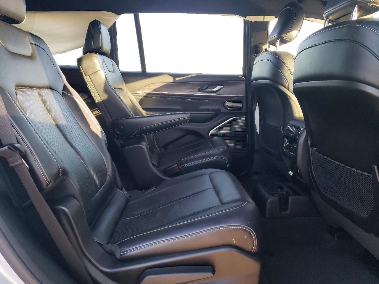 2022 JEEP GRAND CHEROKEE L OVERLAND photo 11