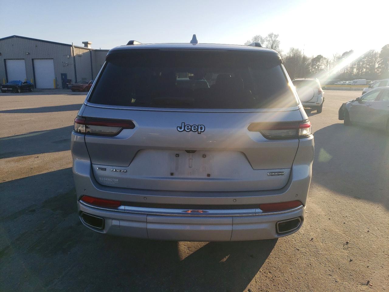 2022 JEEP GRAND CHEROKEE L OVERLAND photo 6