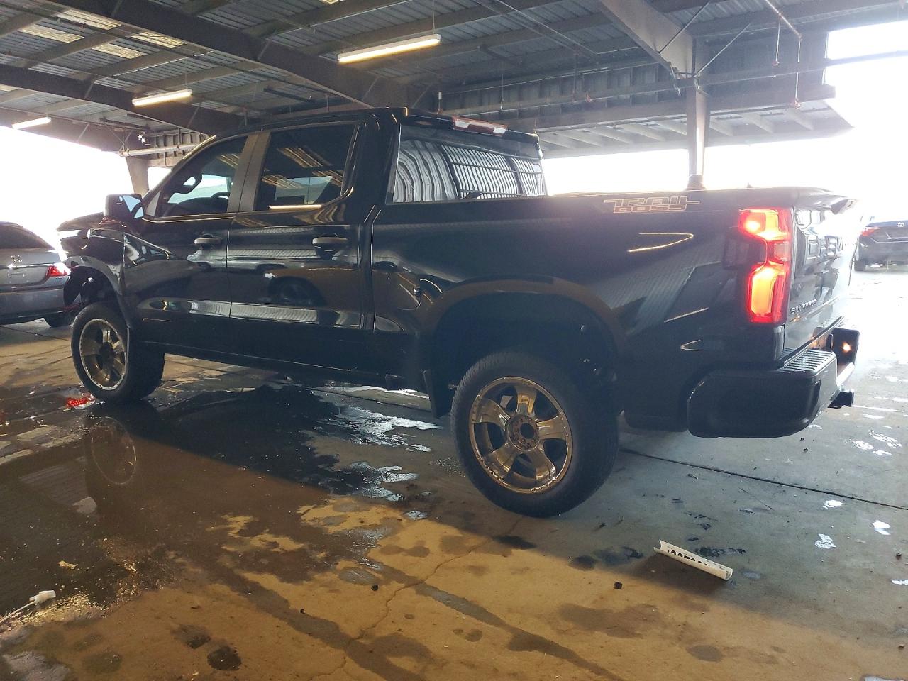 2020 CHEVROLET SILVERADO K1500 TRAIL BOSS CUSTOM photo 2
