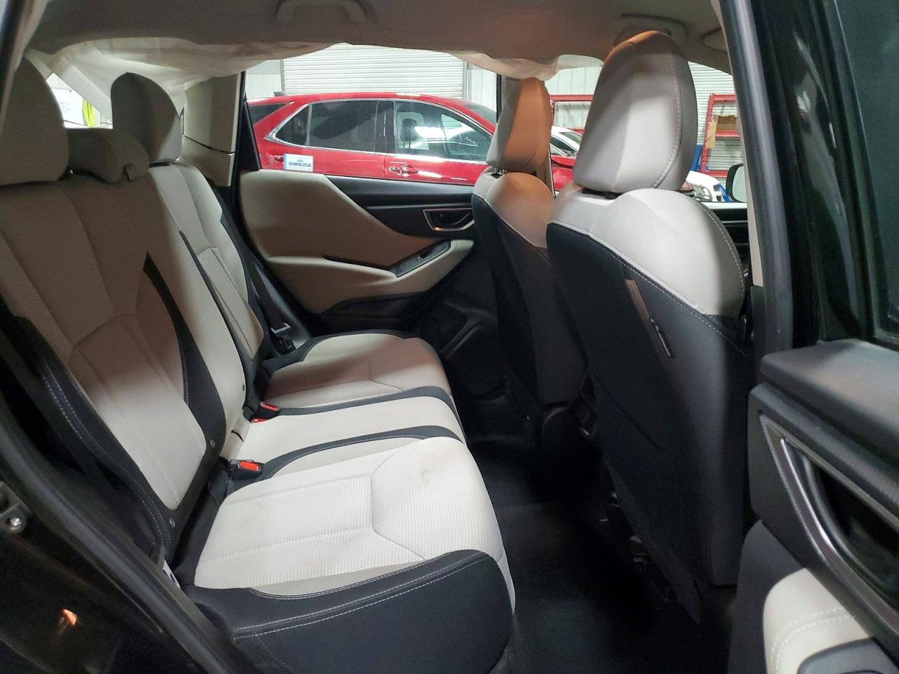 2019 SUBARU FORESTER photo 11
