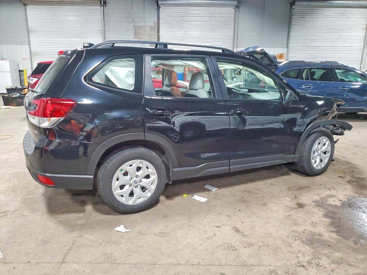2019 SUBARU FORESTER photo 3