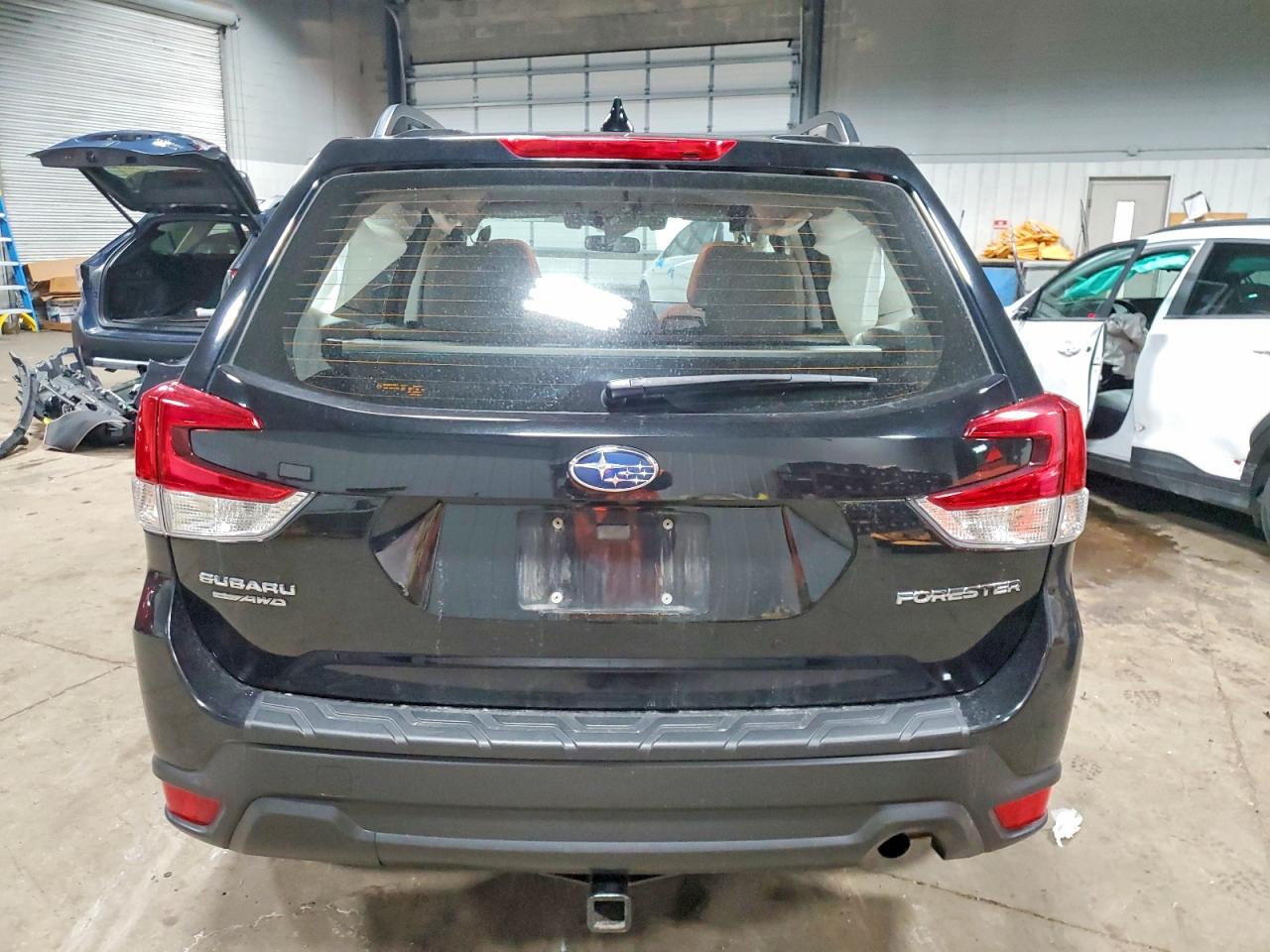 2019 SUBARU FORESTER photo 6