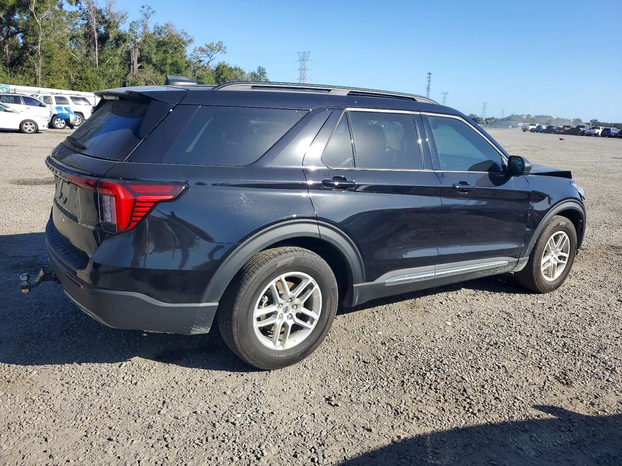 2025 FORD EXPLORER ACTIVE photo 3