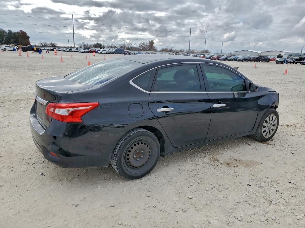 2018 NISSAN SENTRA S photo 3