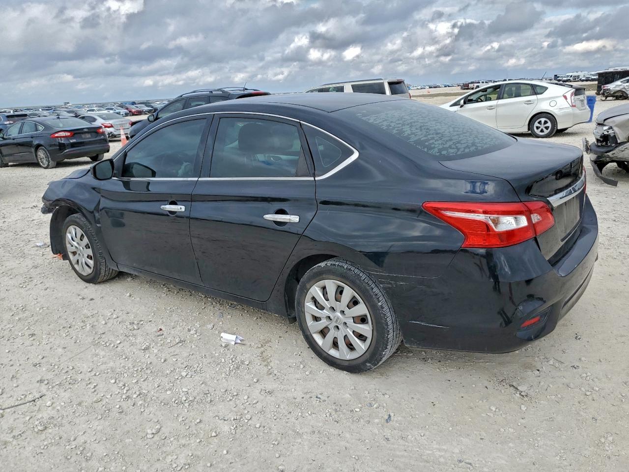 2018 NISSAN SENTRA S photo 2