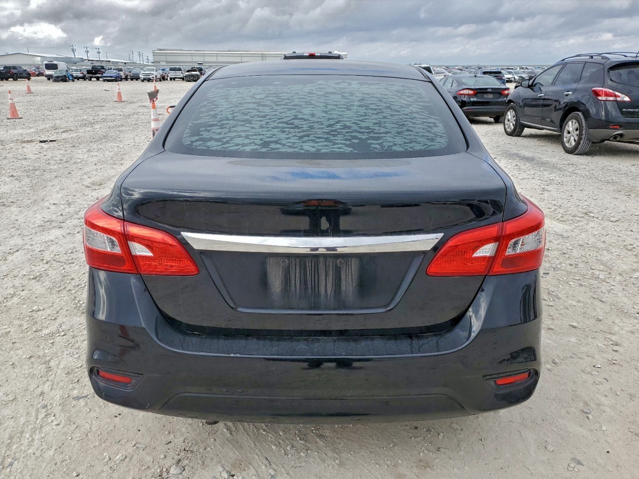 2018 NISSAN SENTRA S photo 6