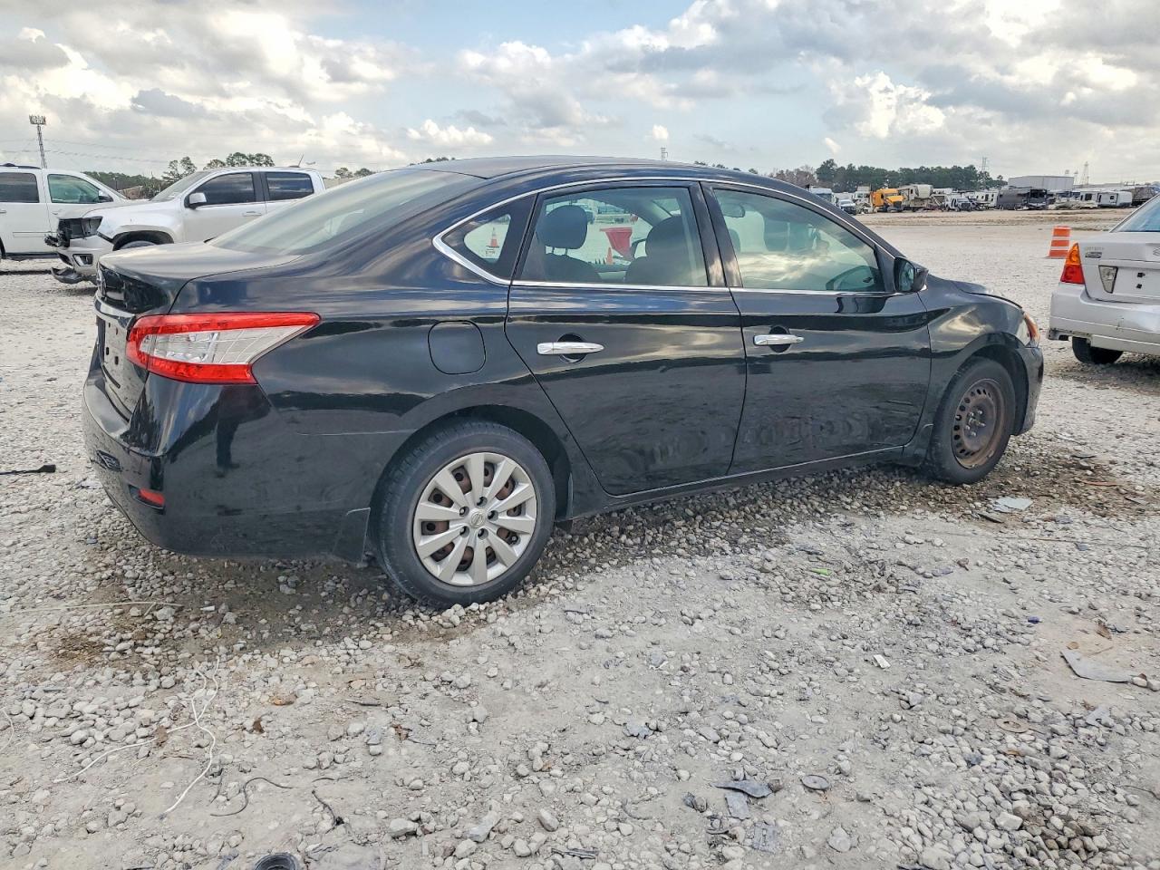 2015 NISSAN SENTRA S photo 3