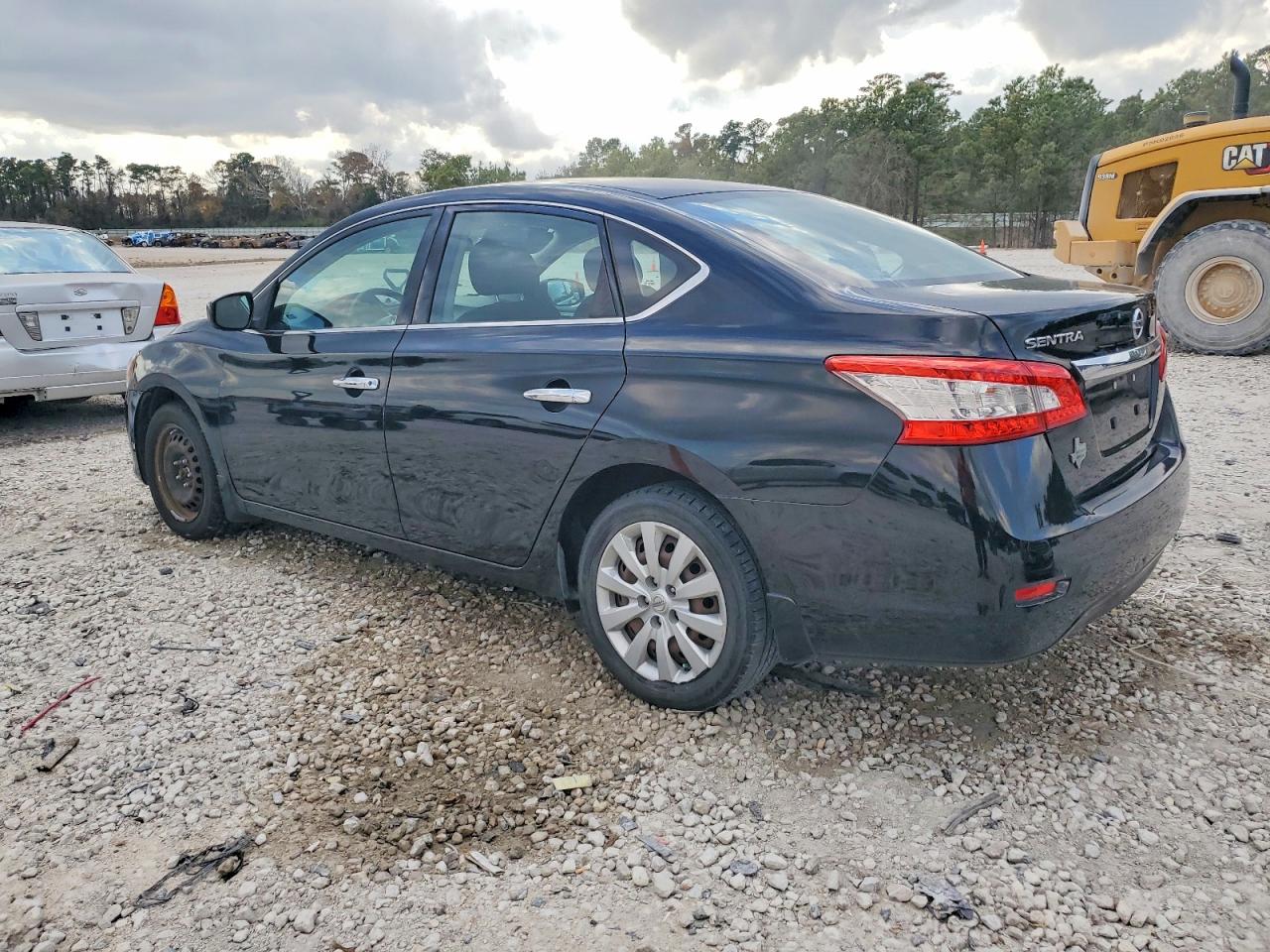 2015 NISSAN SENTRA S photo 2
