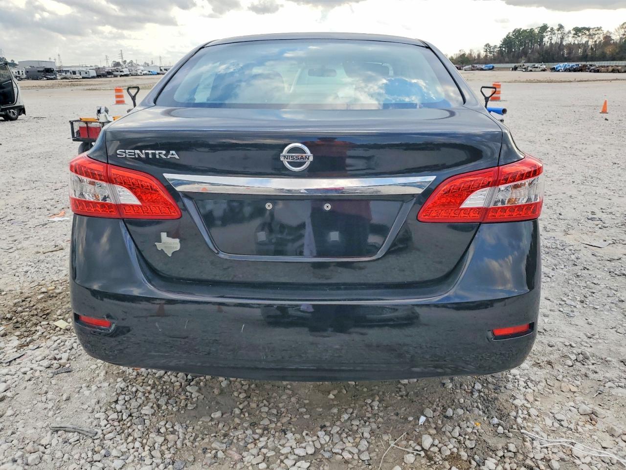 2015 NISSAN SENTRA S photo 6