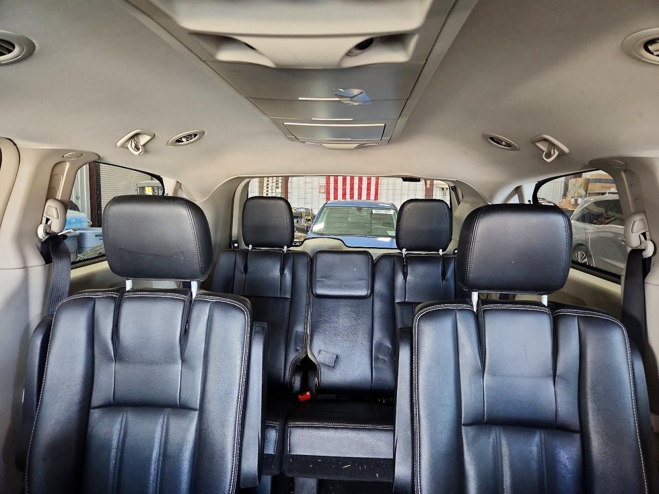 2015 CHRYSLER TOWN & COUNTRY TOURING photo 10