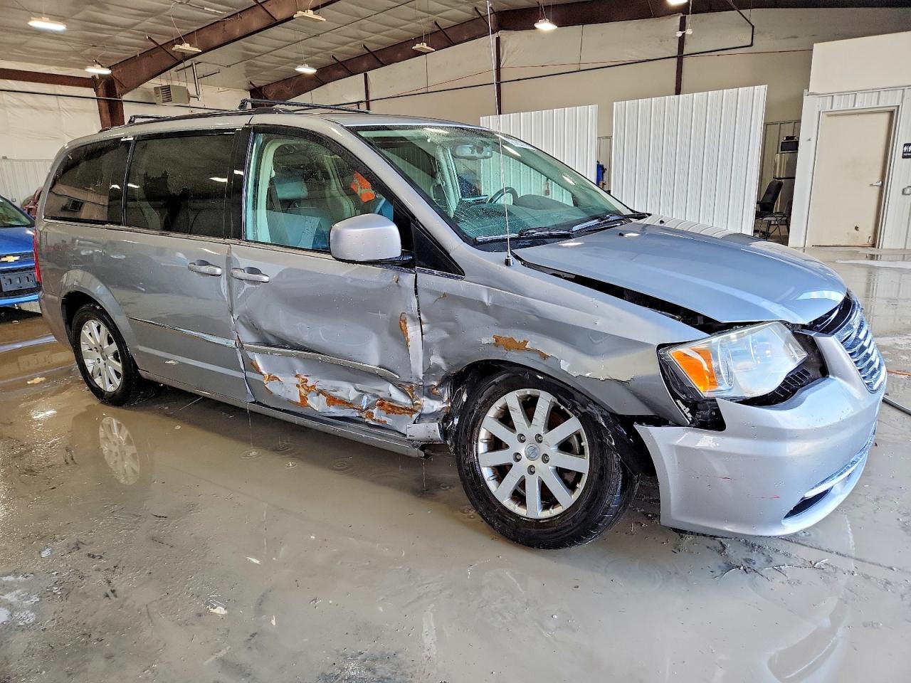 2015 CHRYSLER TOWN & COUNTRY TOURING photo 4