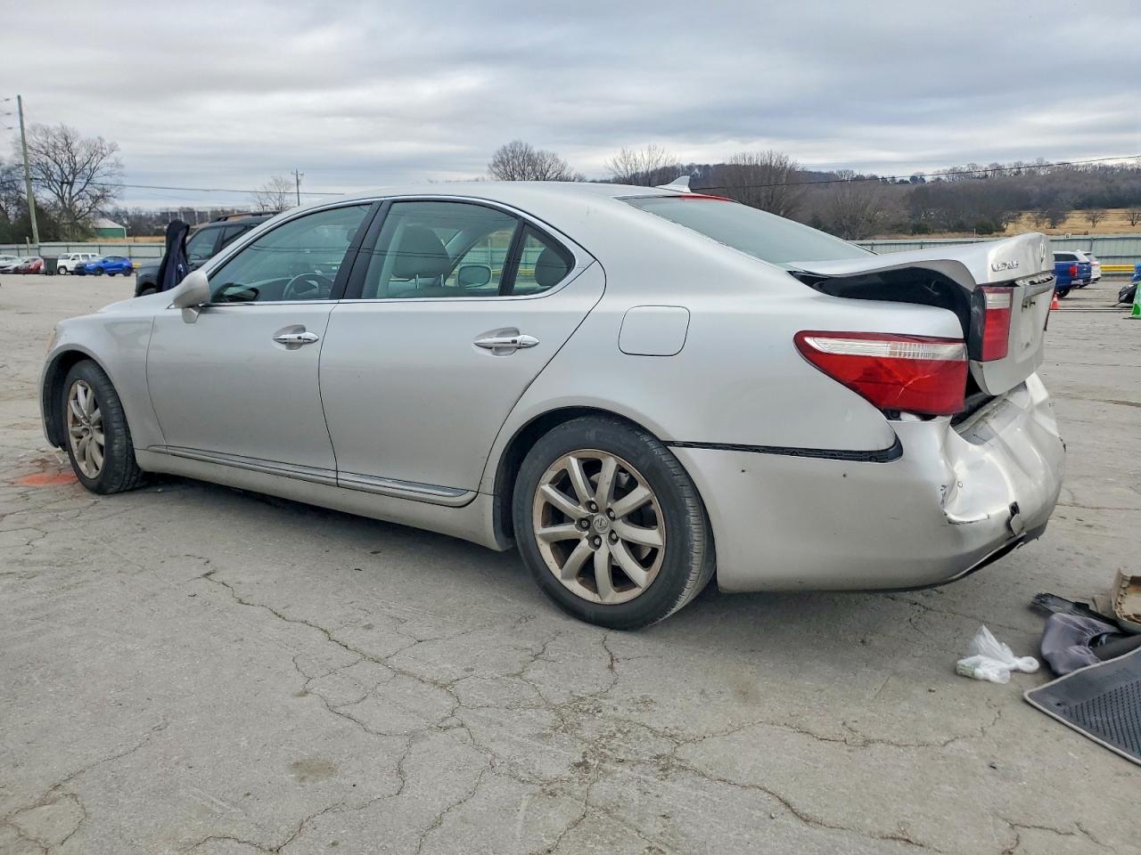 2008 LEXUS LS 460 photo 2