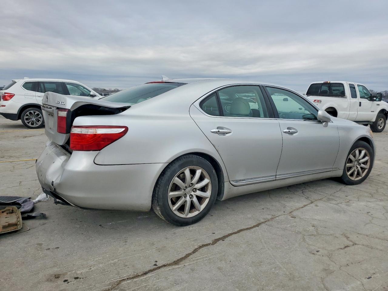 2008 LEXUS LS 460 photo 3