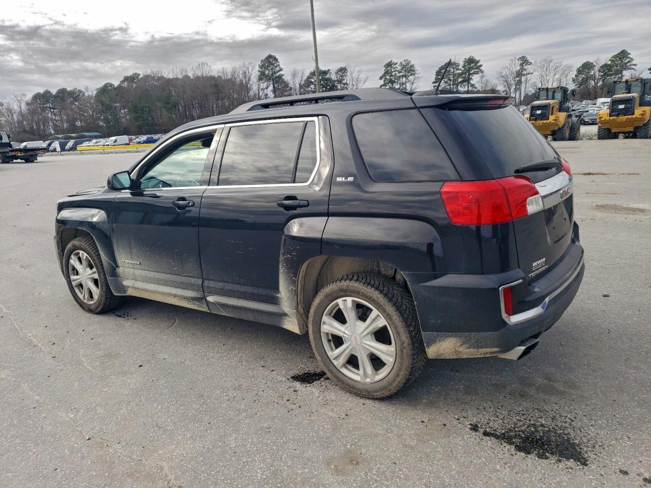 2017 GMC TERRAIN SLE photo 2