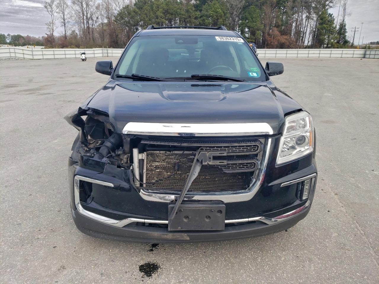 2017 GMC TERRAIN SLE photo 5