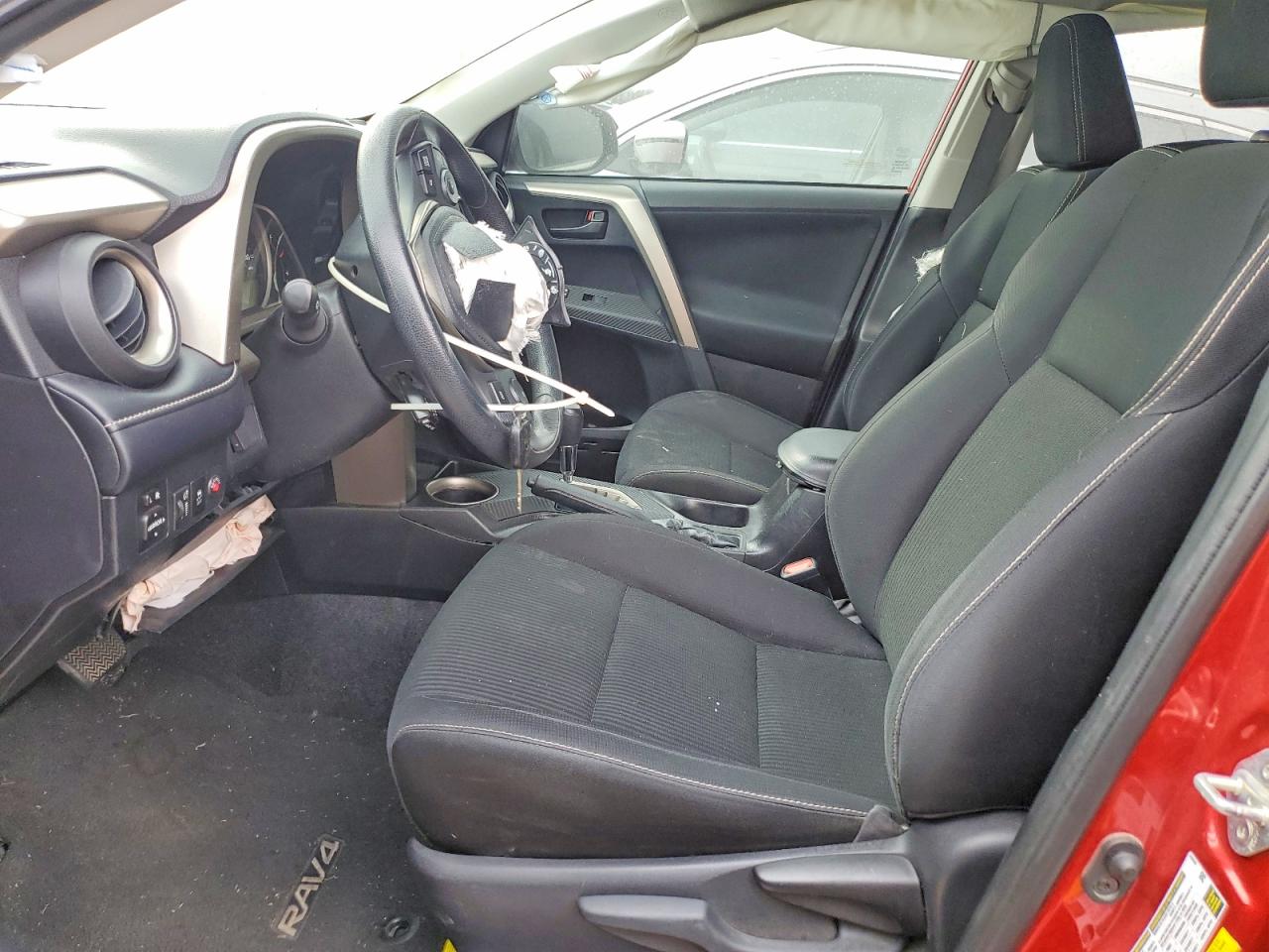 2013 TOYOTA RAV4 XLE photo 7