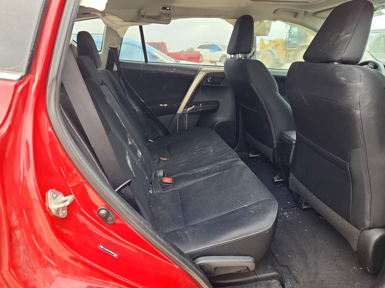 2013 TOYOTA RAV4 XLE photo 11