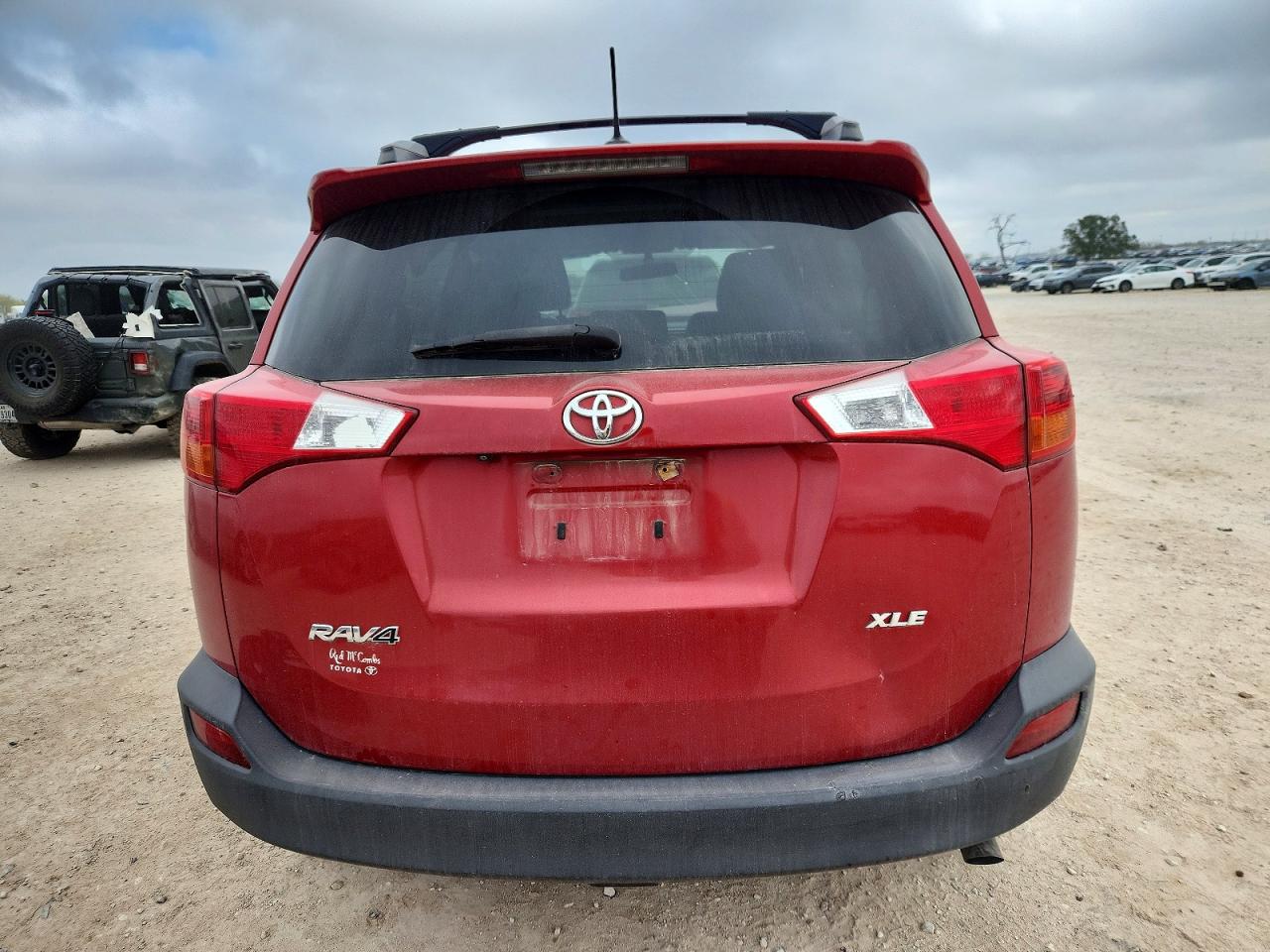 2013 TOYOTA RAV4 XLE photo 6