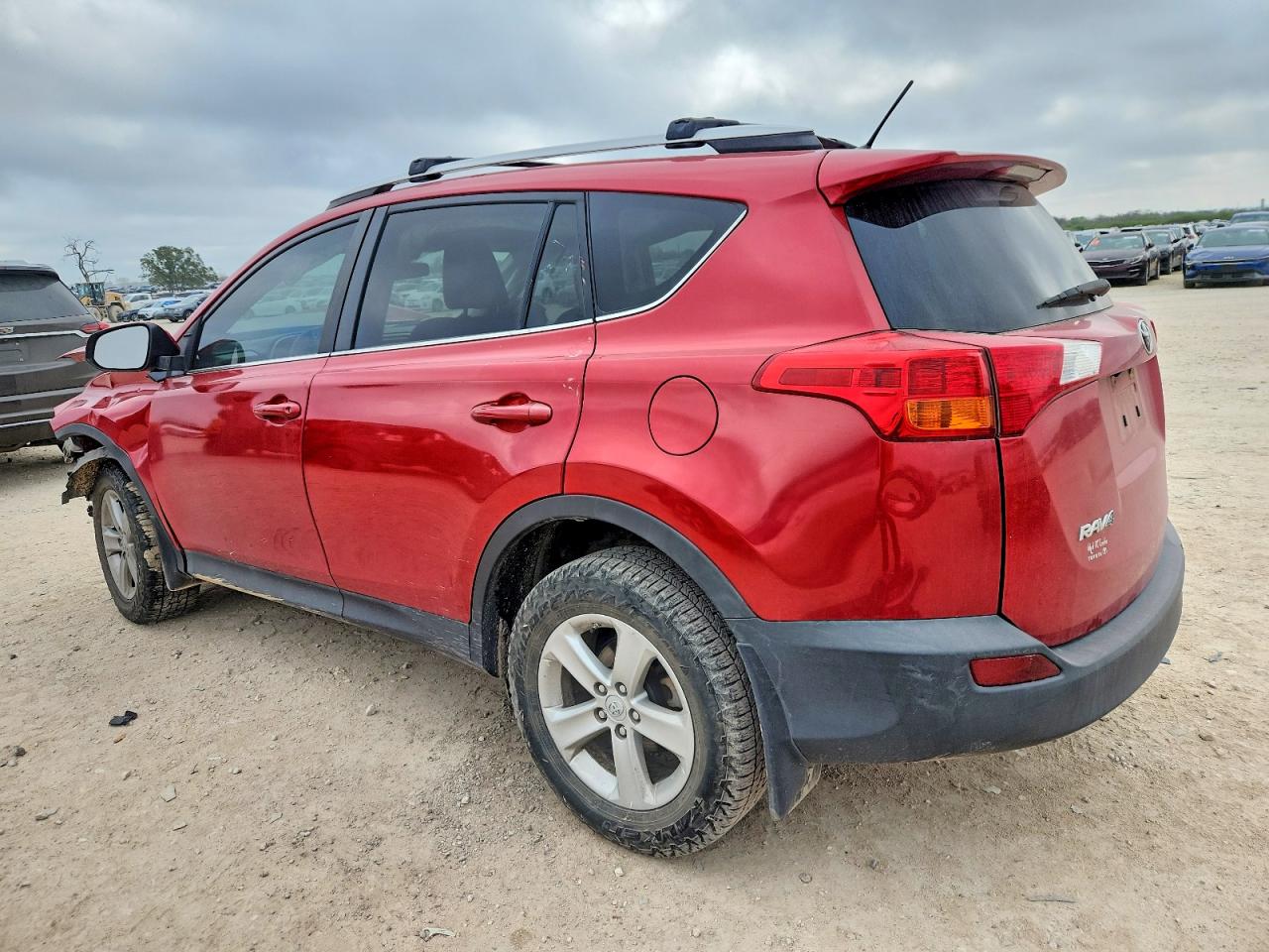 2013 TOYOTA RAV4 XLE photo 2