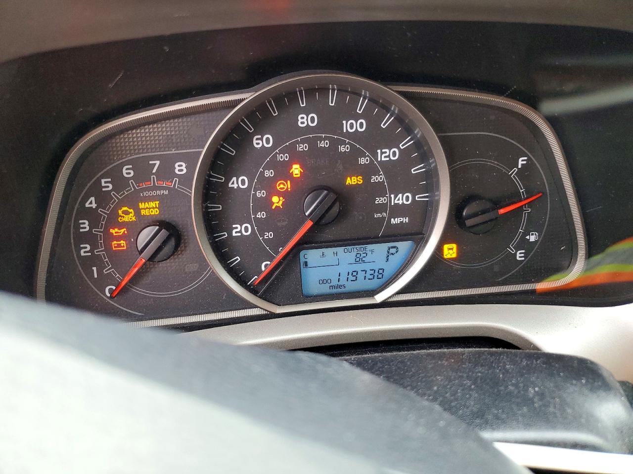 2013 TOYOTA RAV4 XLE photo 9