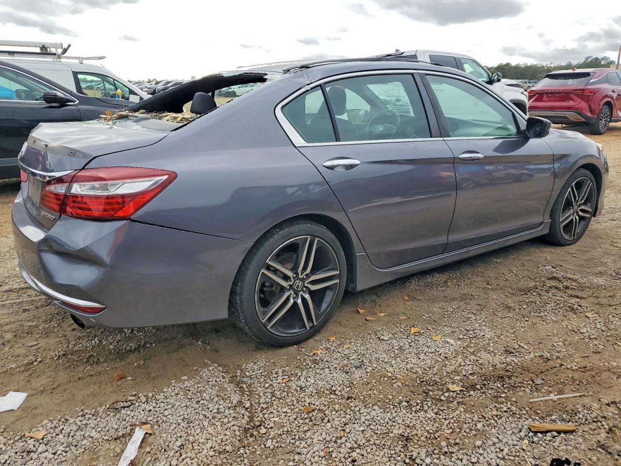 2017 HONDA ACCORD SPORT photo 3