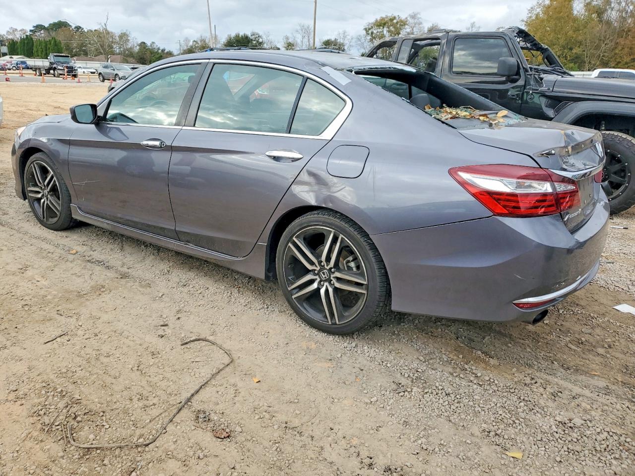 2017 HONDA ACCORD SPORT photo 2