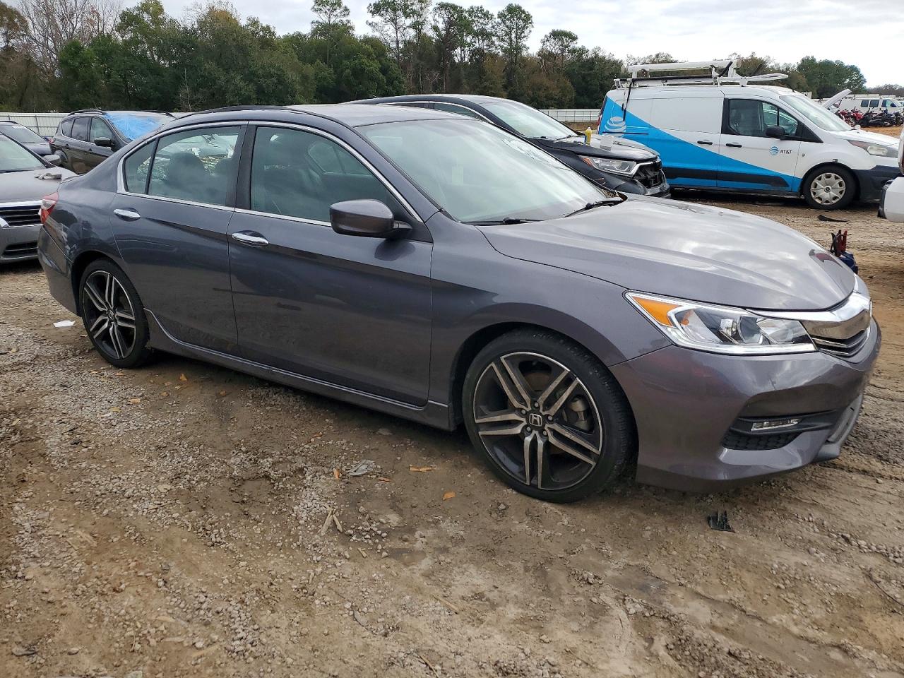 2017 HONDA ACCORD SPORT photo 4