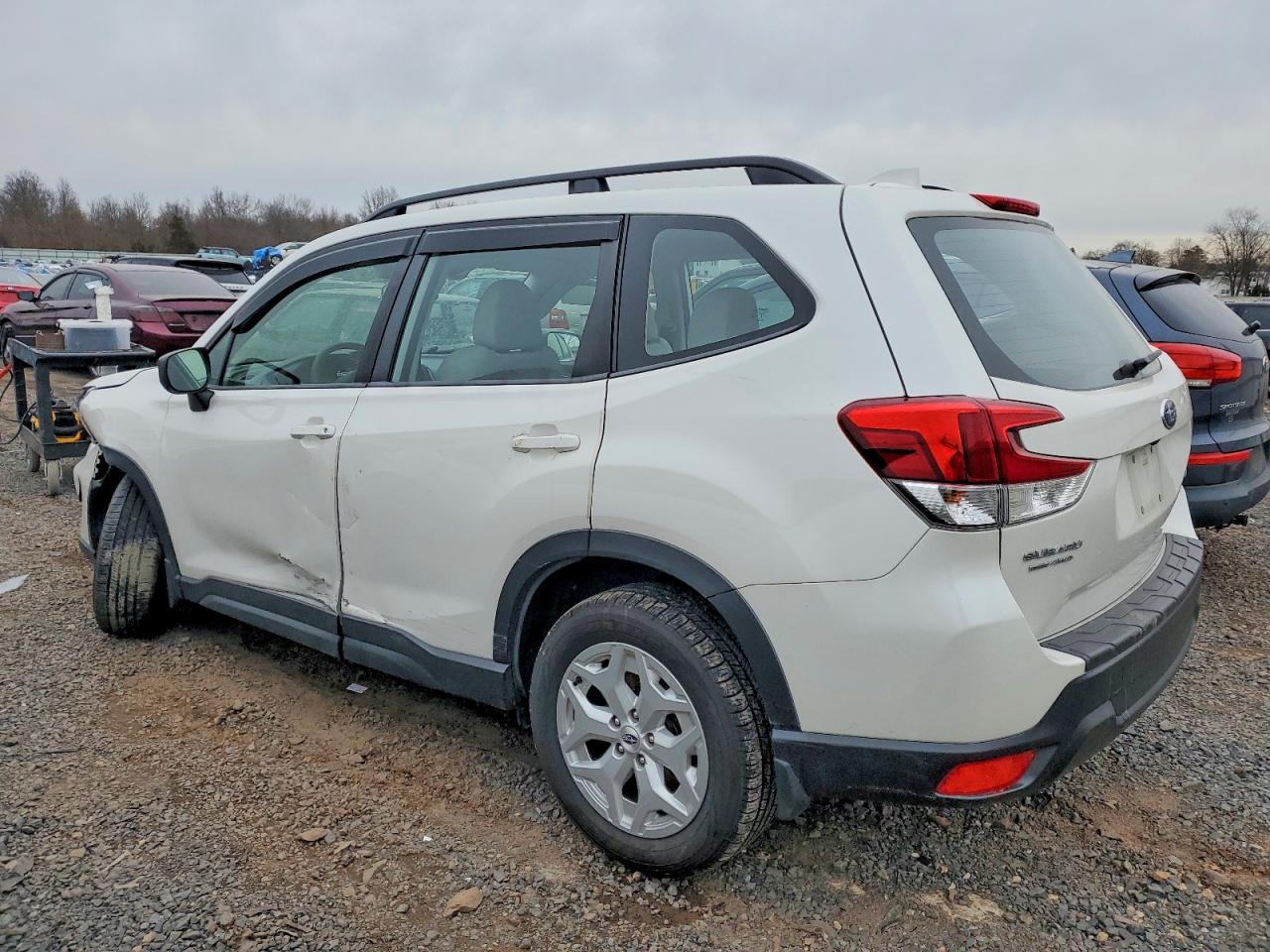 2021 SUBARU FORESTER photo 2