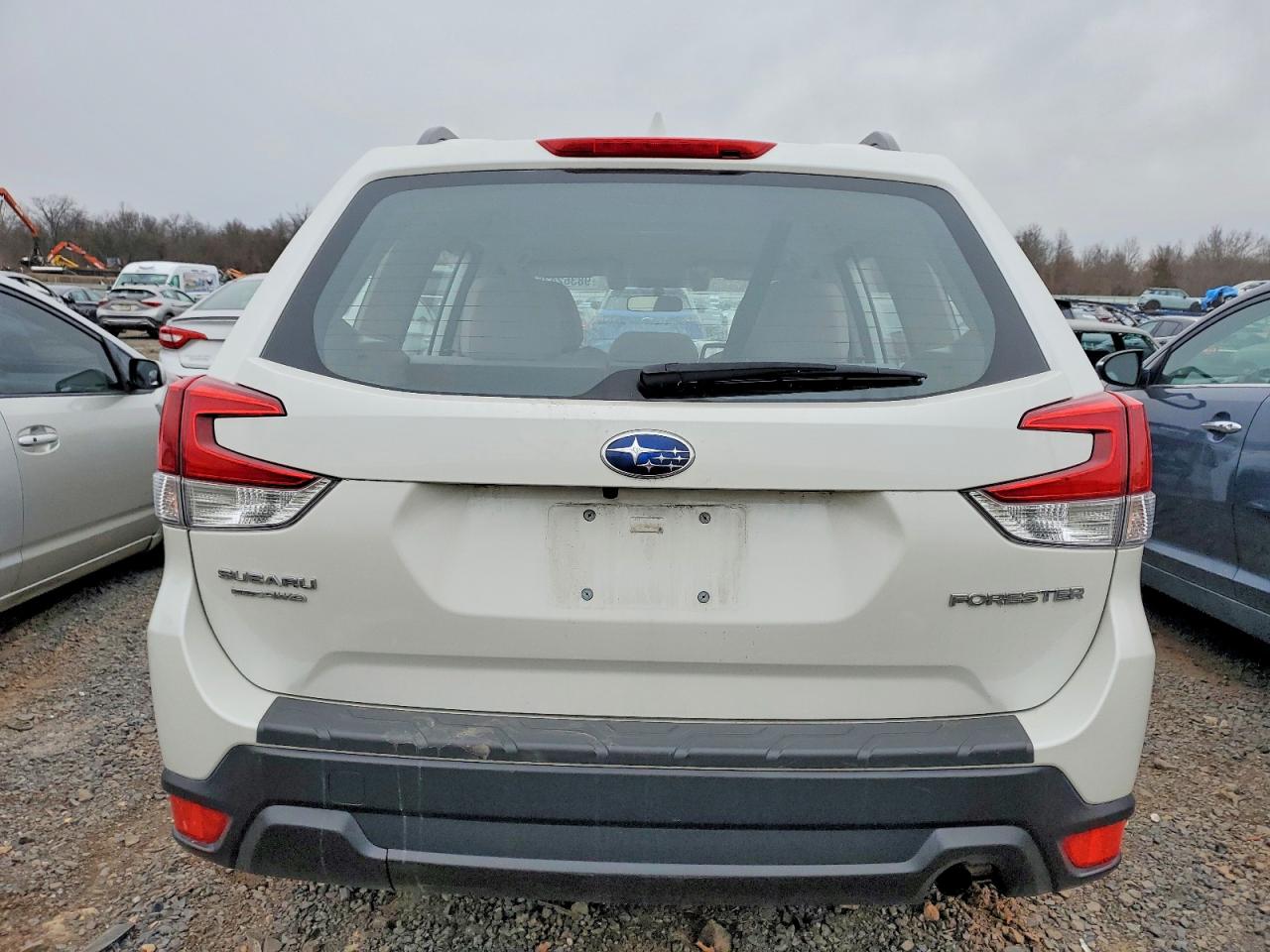 2021 SUBARU FORESTER photo 6