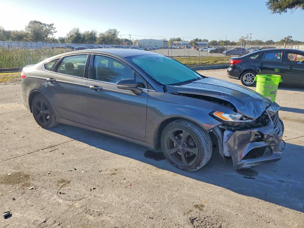 2016 FORD FUSION SE photo 4