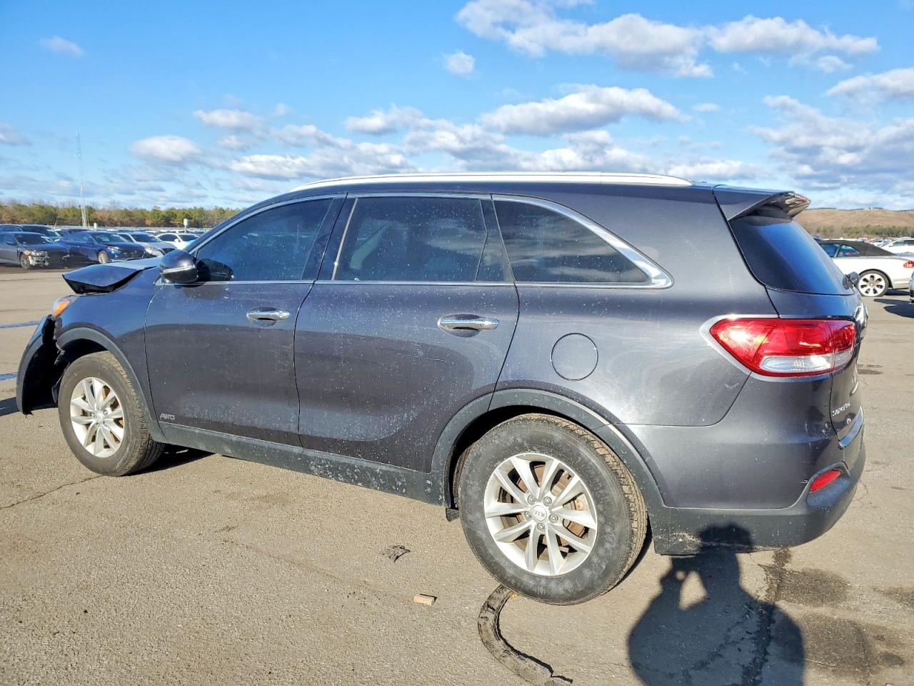 2017 KIA SORENTO LX photo 2