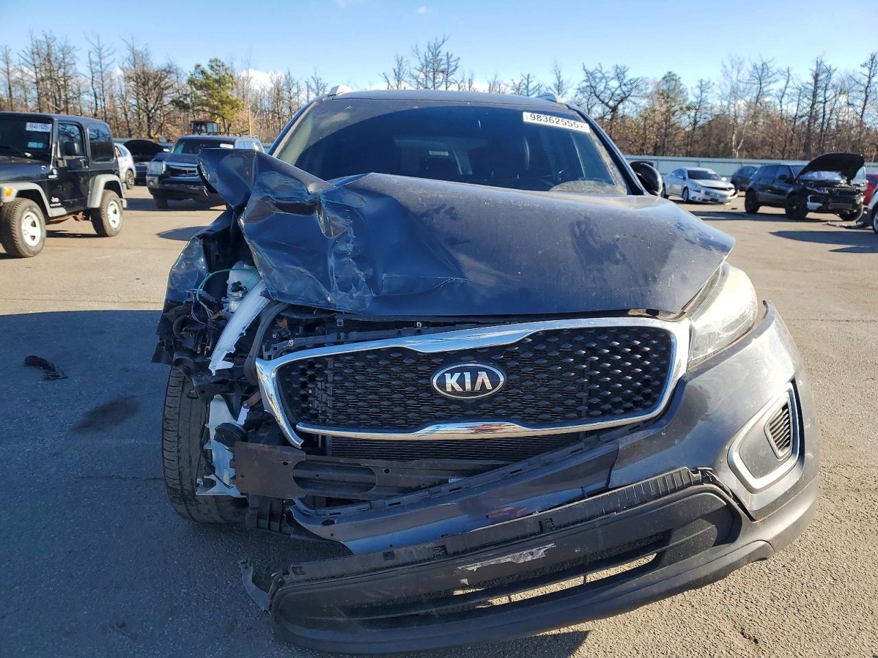 2017 KIA SORENTO LX photo 5