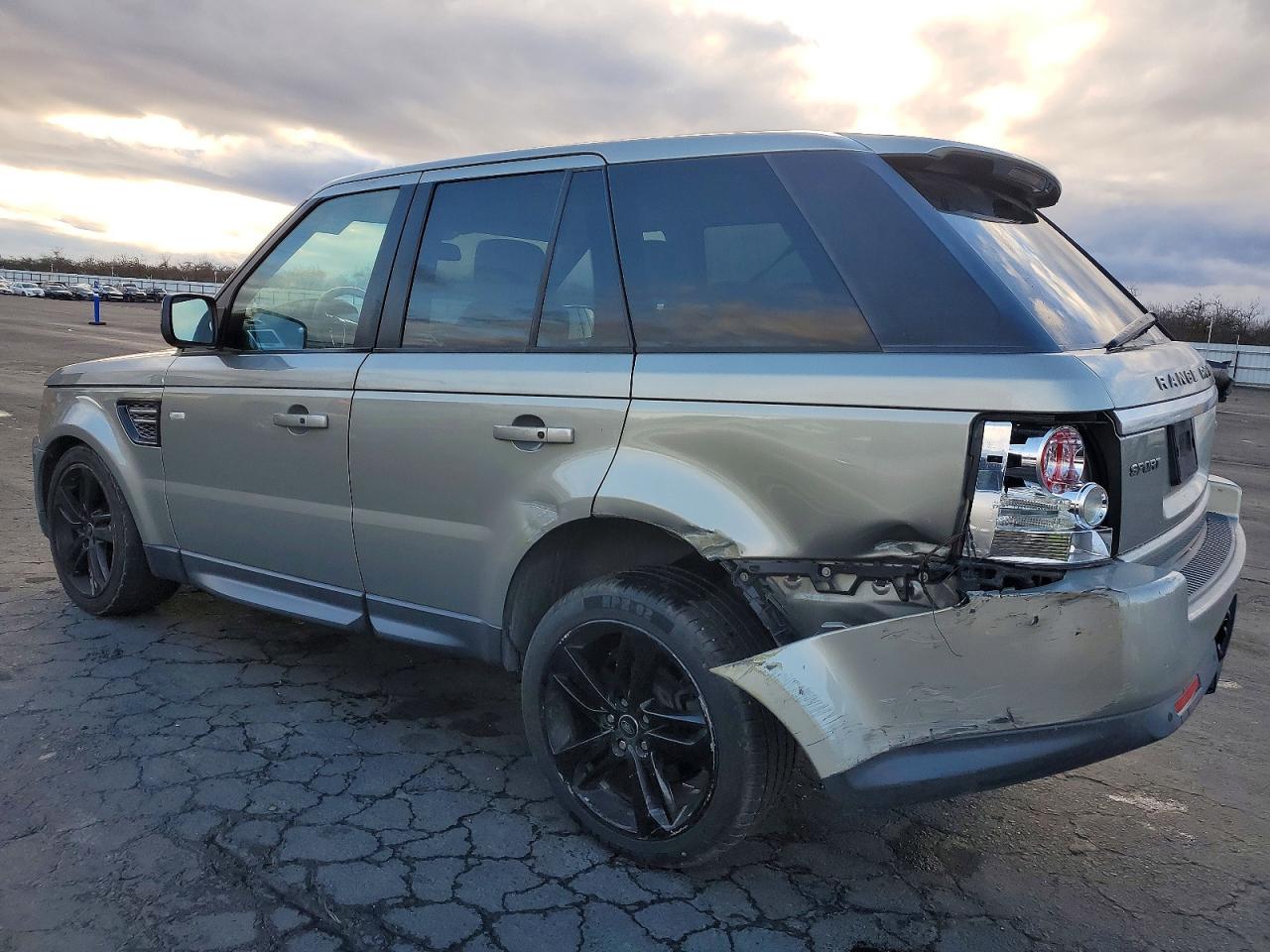 2013 LAND ROVER RANGE ROVER SPORT HSE LUXURY photo 2