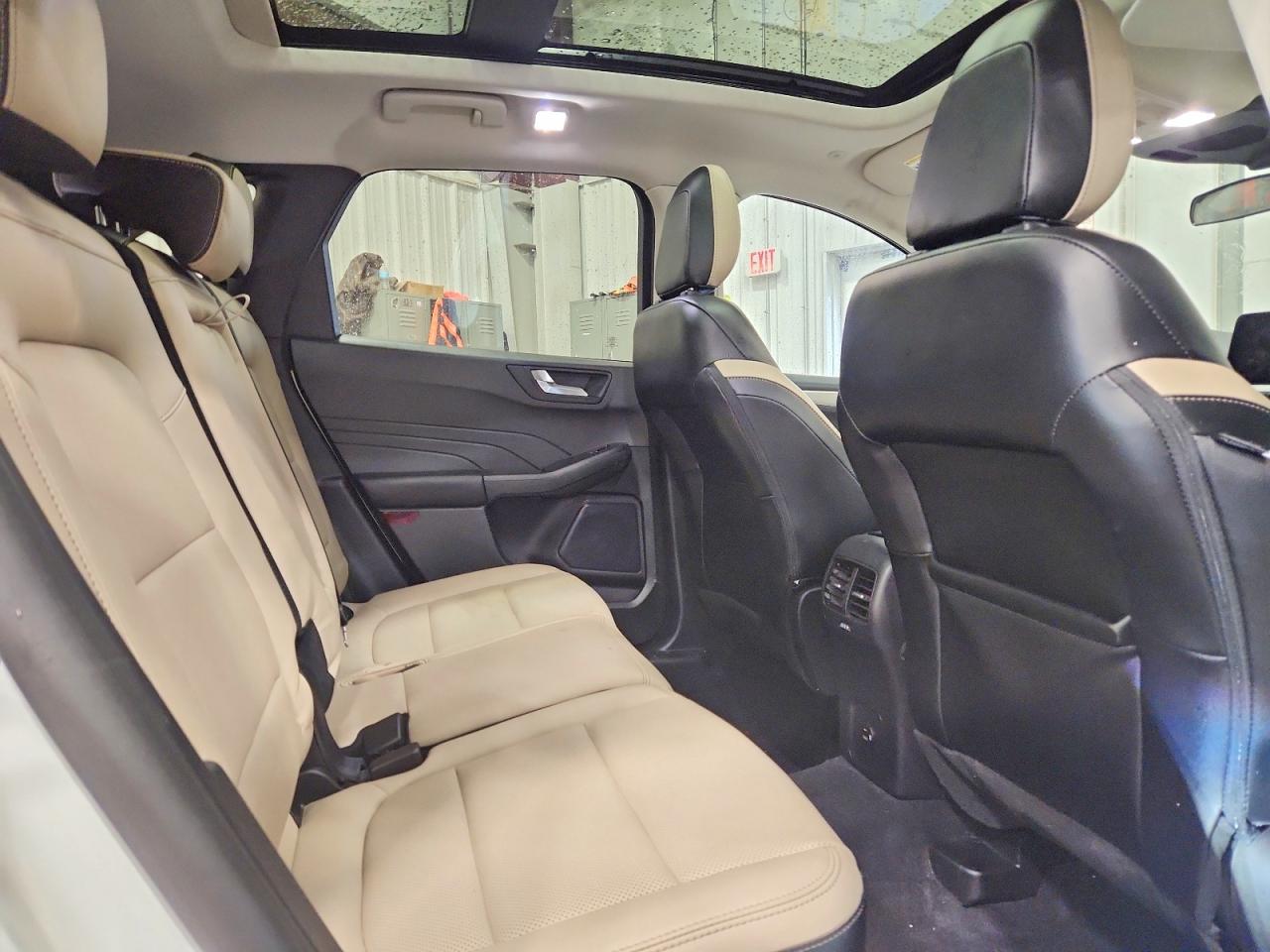 2022 FORD ESCAPE SEL photo 11