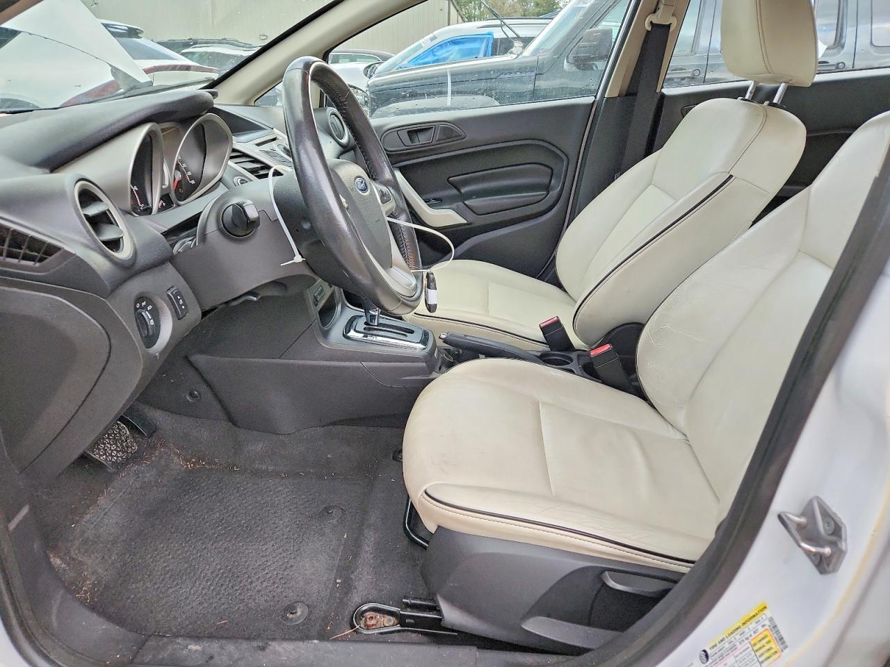 2011 FORD FIESTA SEL photo 7