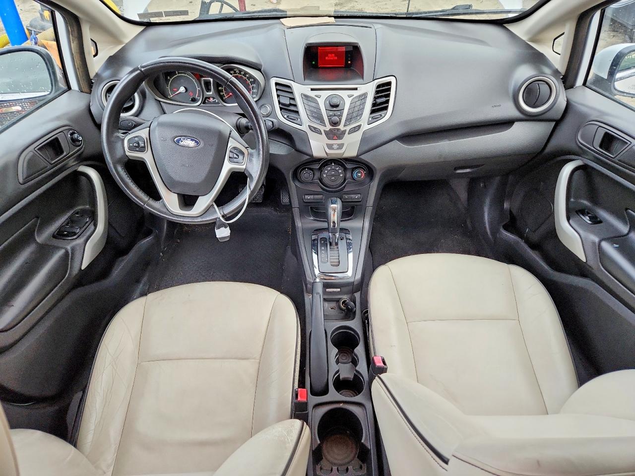 2011 FORD FIESTA SEL photo 8