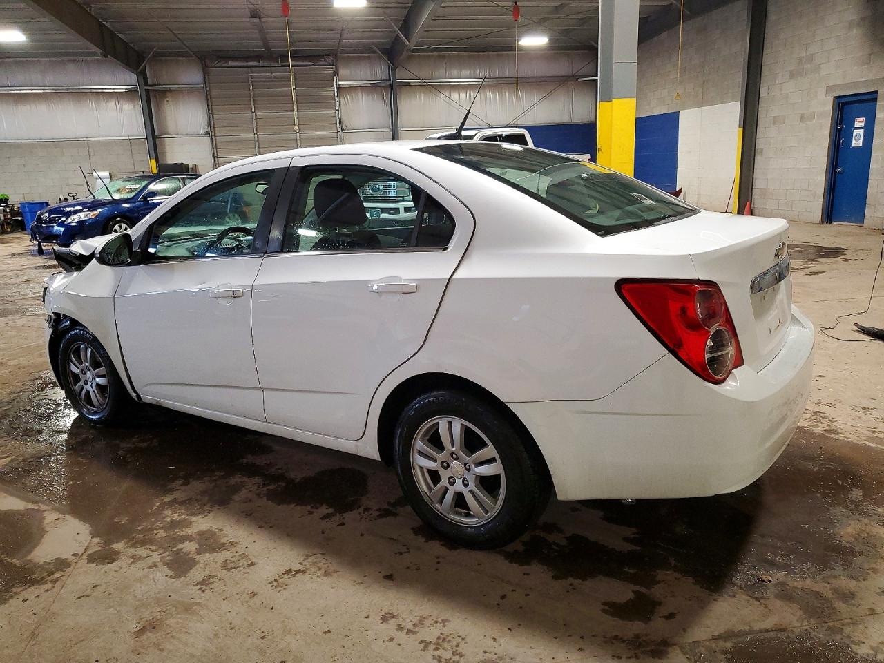 2014 CHEVROLET SONIC LT photo 2