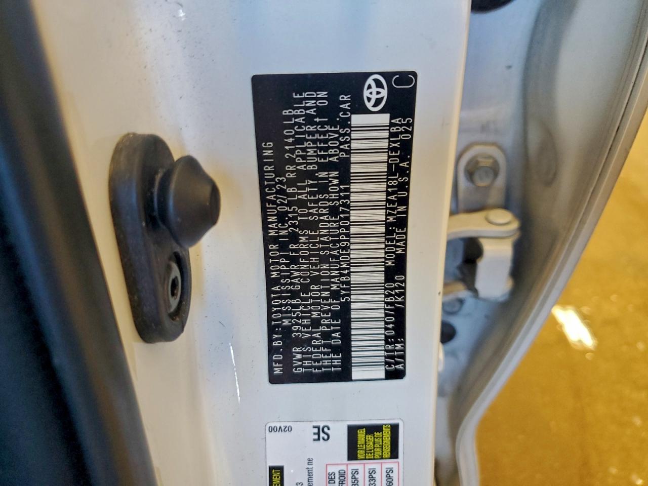2023 TOYOTA COROLLA LE photo 13