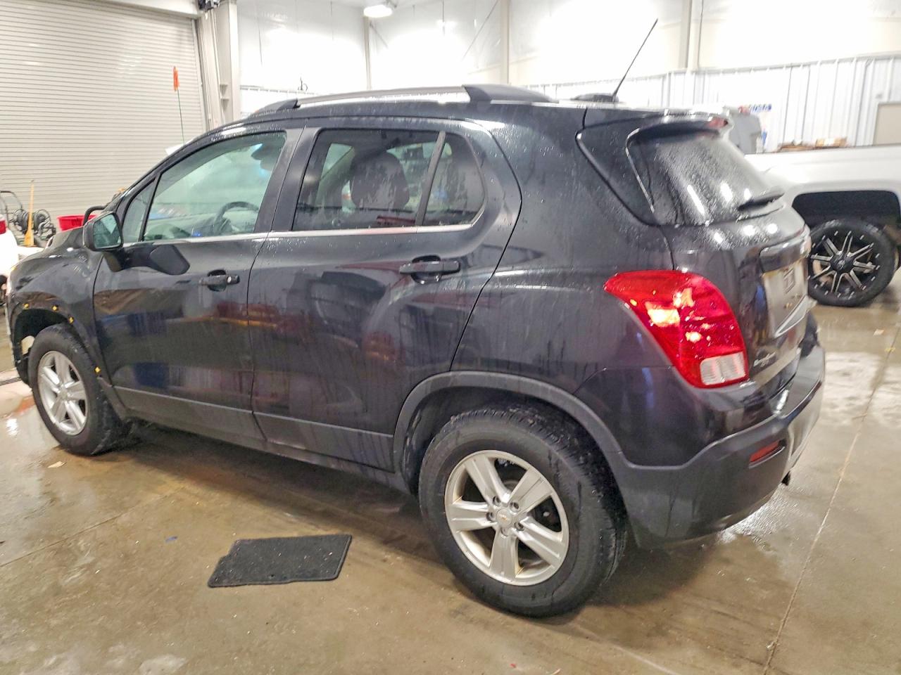 2015 CHEVROLET TRAX 1LT photo 2