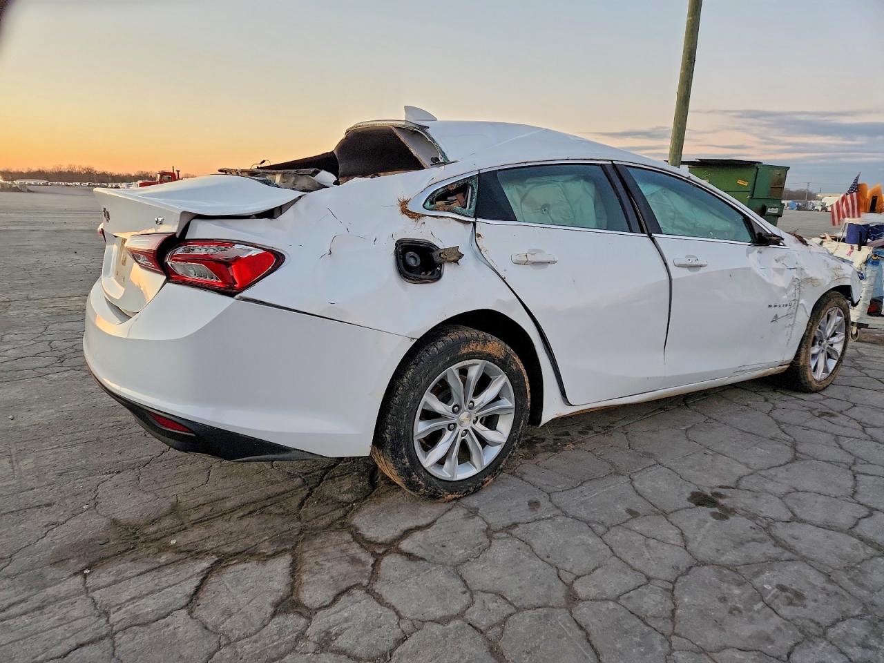 2020 CHEVROLET MALIBU LT photo 3