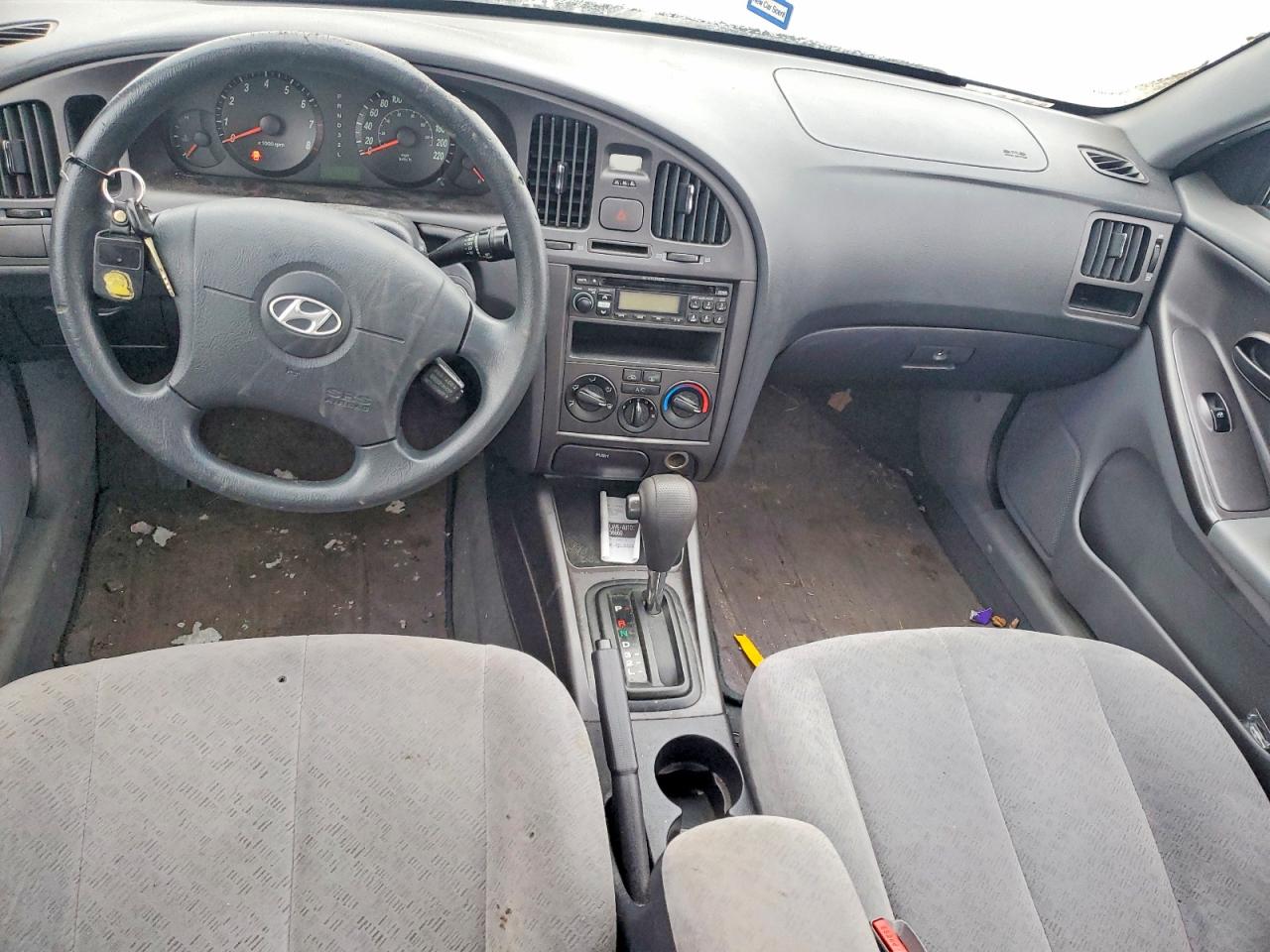 2004 HYUNDAI ELANTRA GLS photo 8