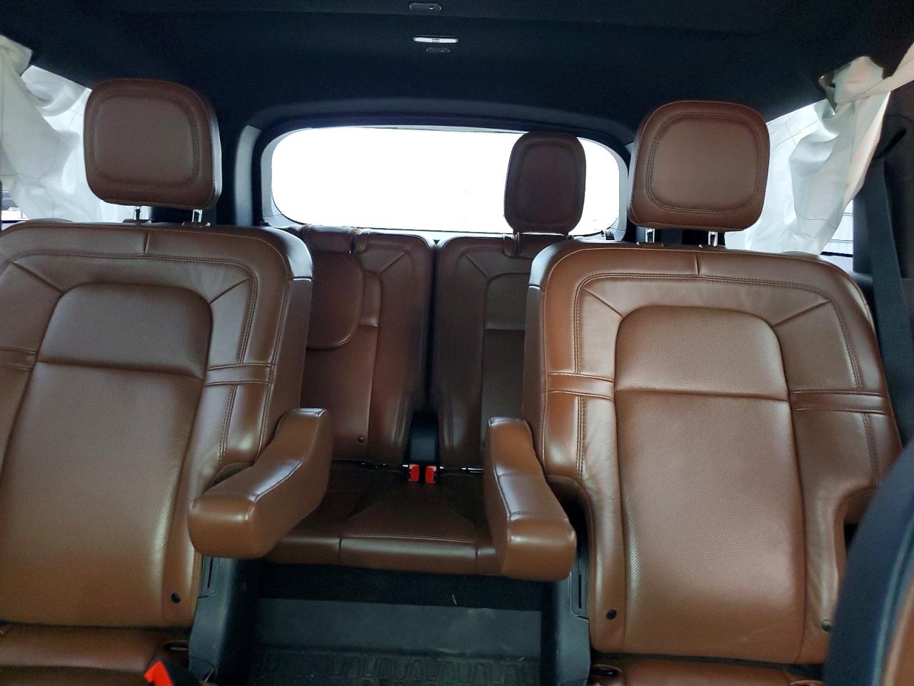 2021 LINCOLN AVIATOR GRAND TOURING photo 10