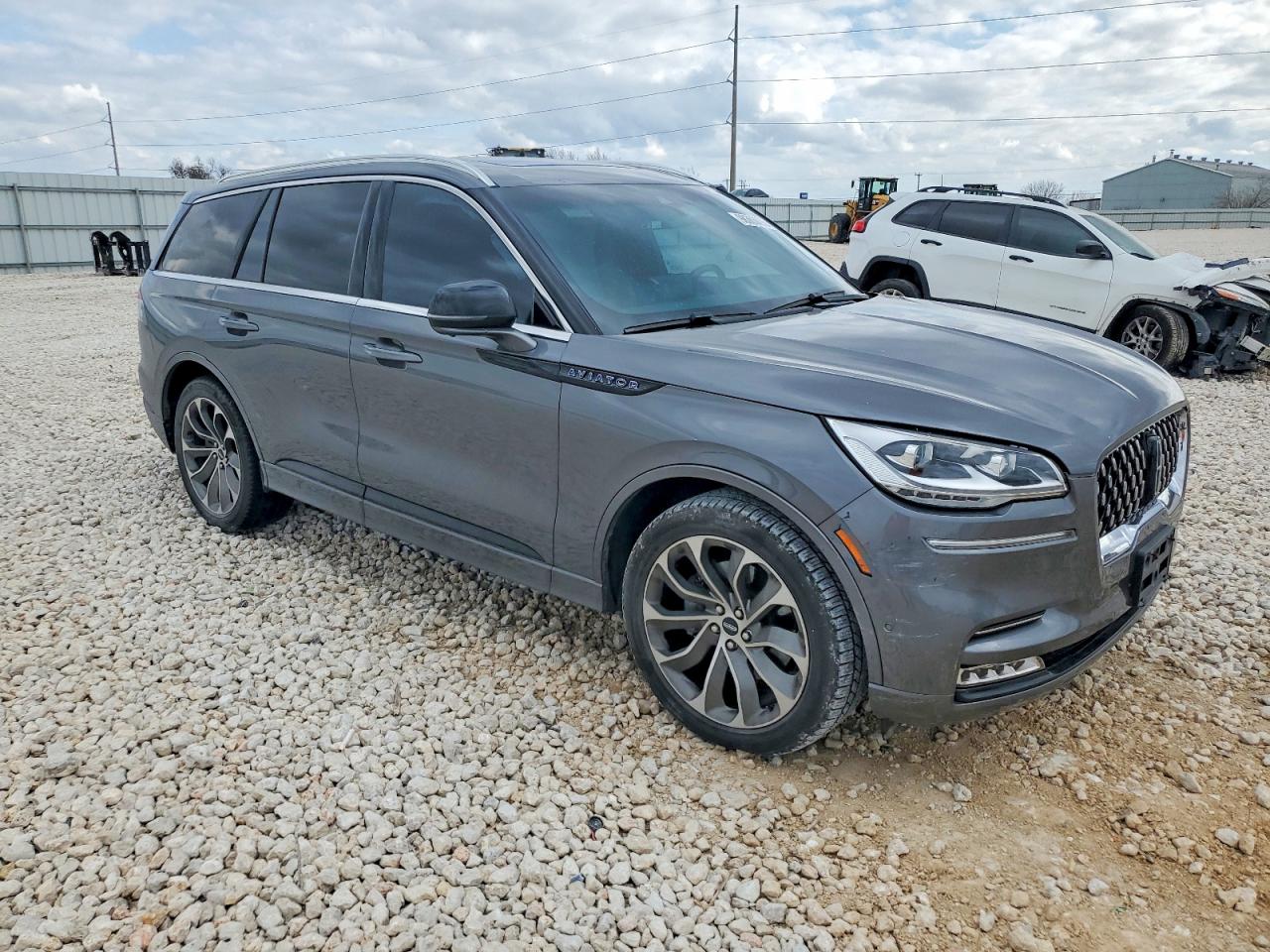 2021 LINCOLN AVIATOR GRAND TOURING photo 4