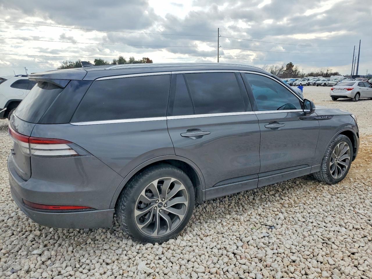 2021 LINCOLN AVIATOR GRAND TOURING photo 3