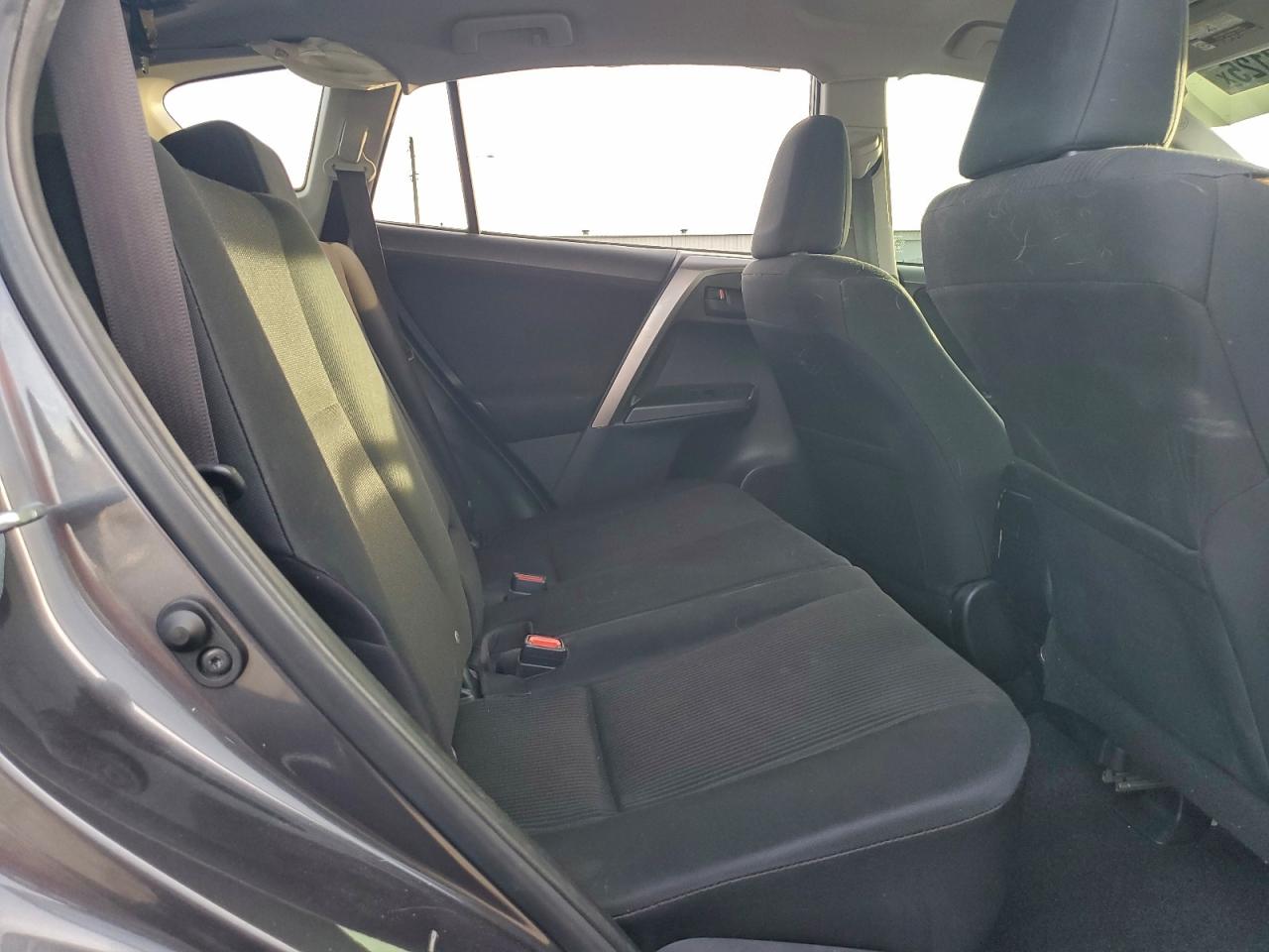 2018 TOYOTA RAV4 LE photo 11