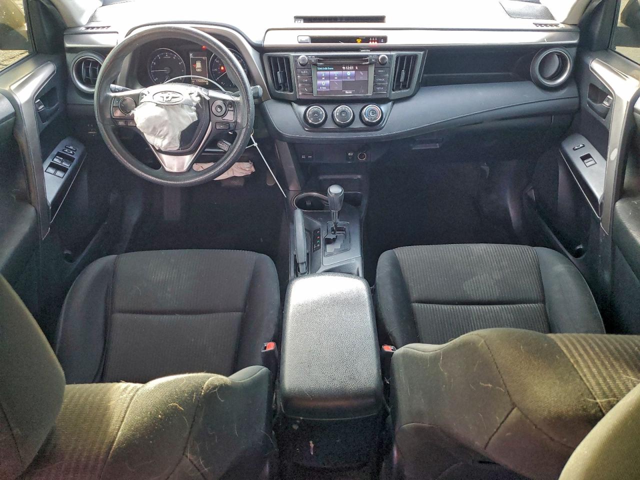 2018 TOYOTA RAV4 LE photo 8