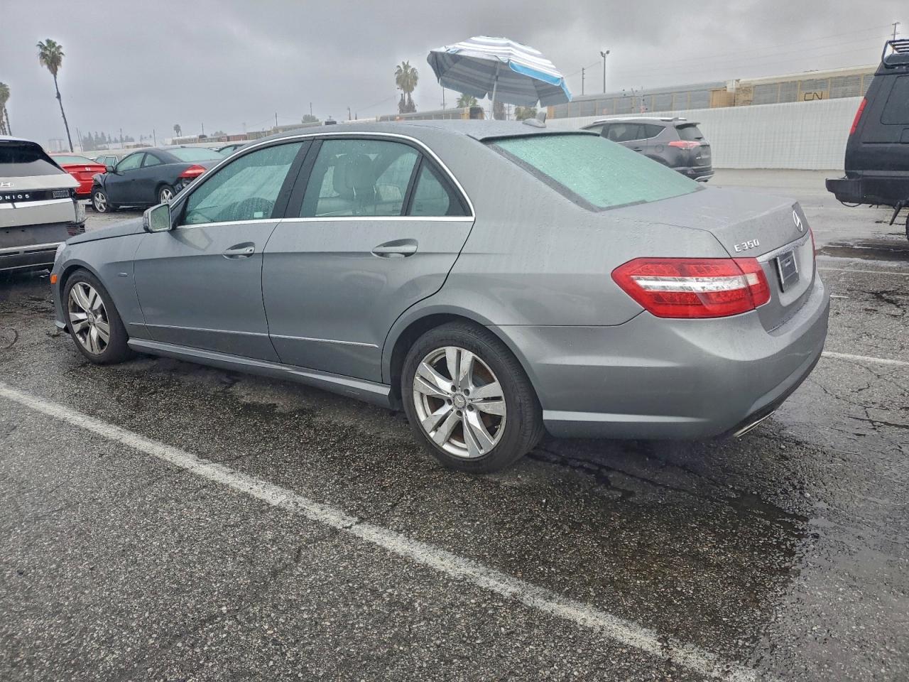 2011 MERCEDES-BENZ E 350 BLUETEC photo 2
