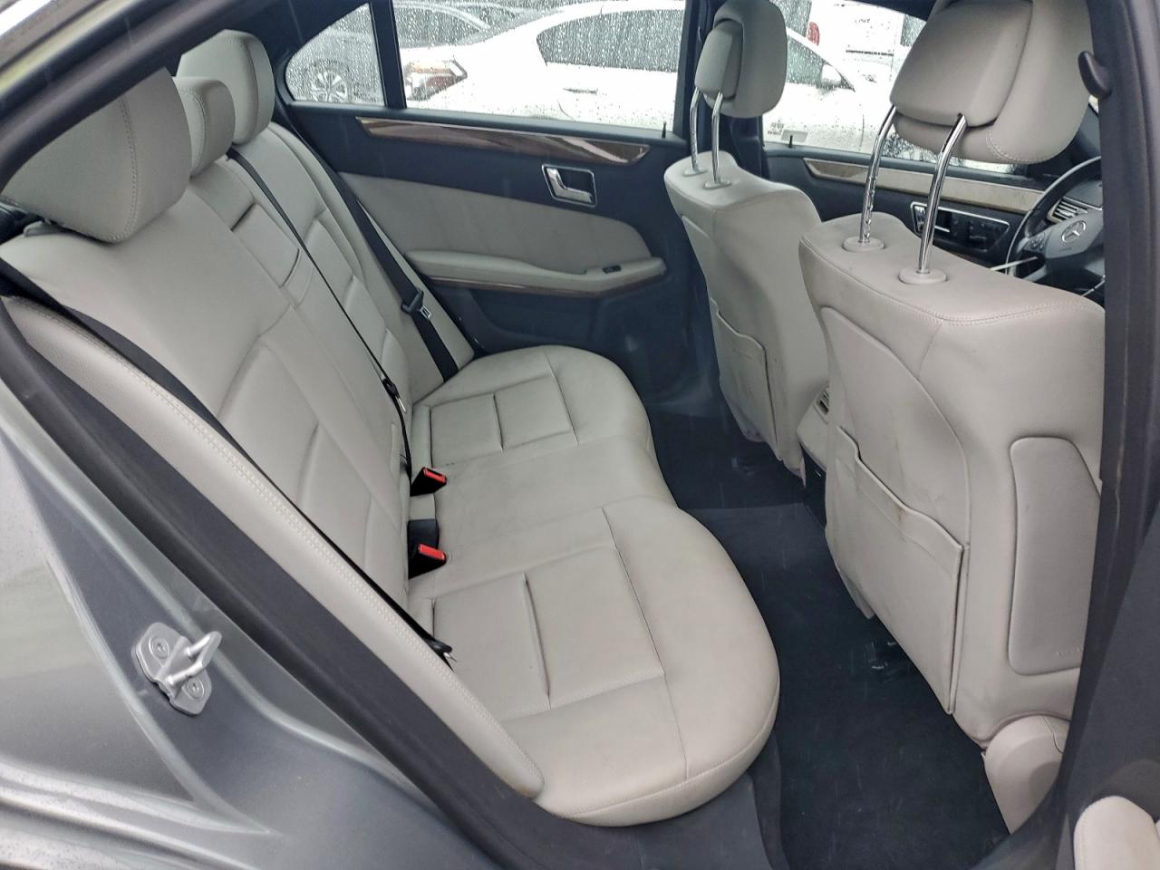 2011 MERCEDES-BENZ E 350 BLUETEC photo 10