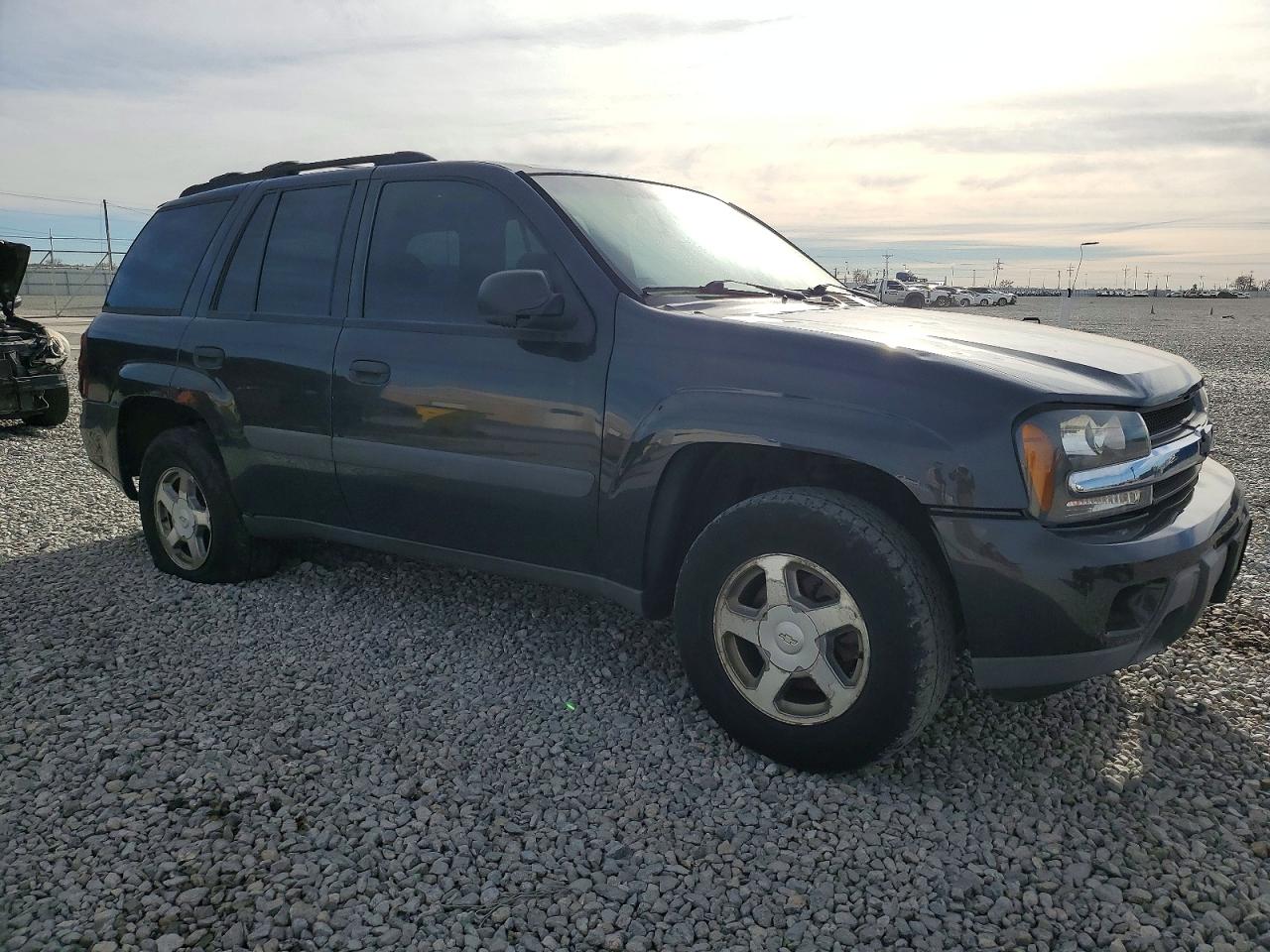 2005 CHEVROLET TRAILBLAZER LS photo 4